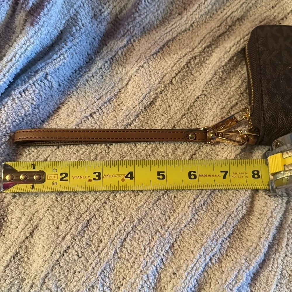 Michael Kors wristlet/ accordion zip around wallet NWOT